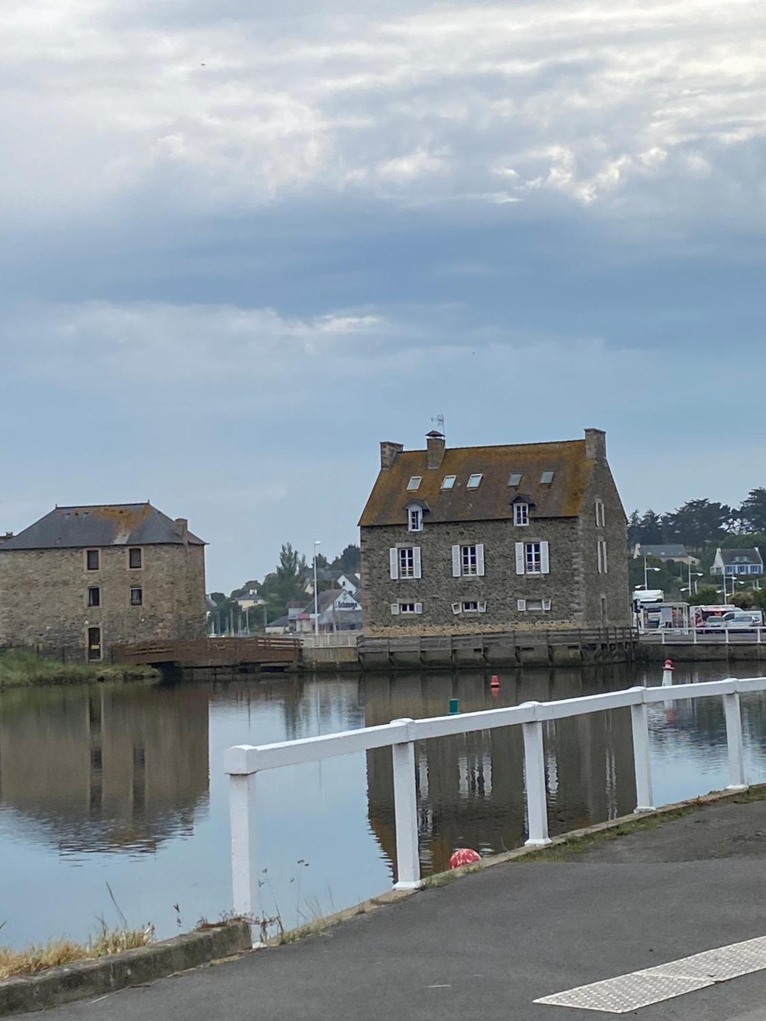 Agreable Cocon Sous Les Toits - Parking - Wifi Leilighet Pleneuf-Val-Andre Eksteriør bilde
